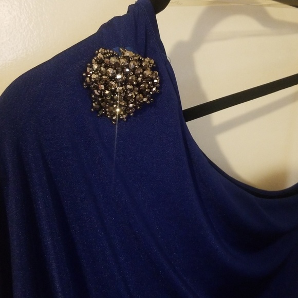 One shoulder Dress - Picture 2 of 3